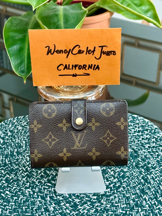 Kisslock Wallet in Monogram 🗓️ Year: 2001