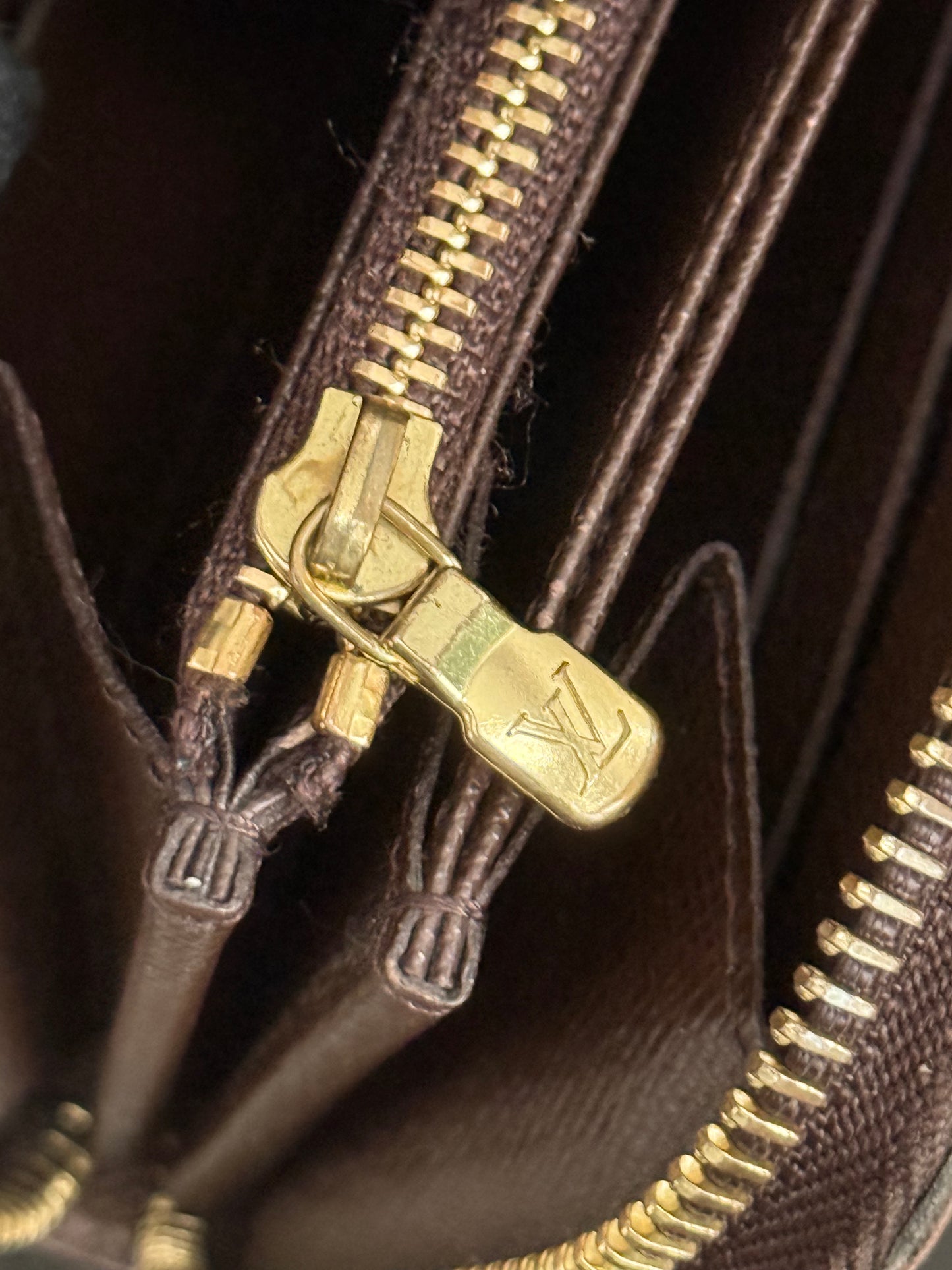 Zippy Long Wallet in DE with Dustbag and box 🗓️ Year: 2013