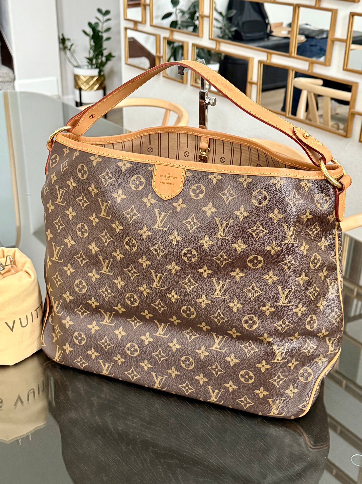 Delightful MM with Dustbag 📅 Year: 2010