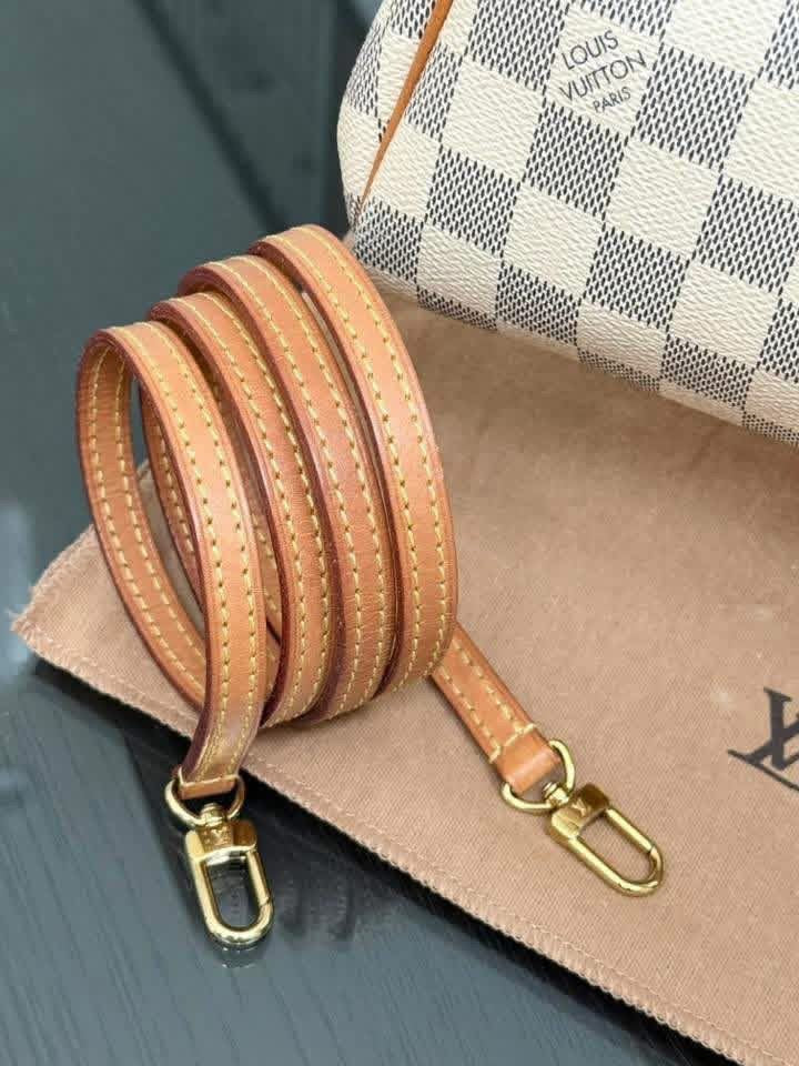Eva Clutch in Azur with Original Strap, Dustbag, Box and Paper bag 🗓️ Year: 2015