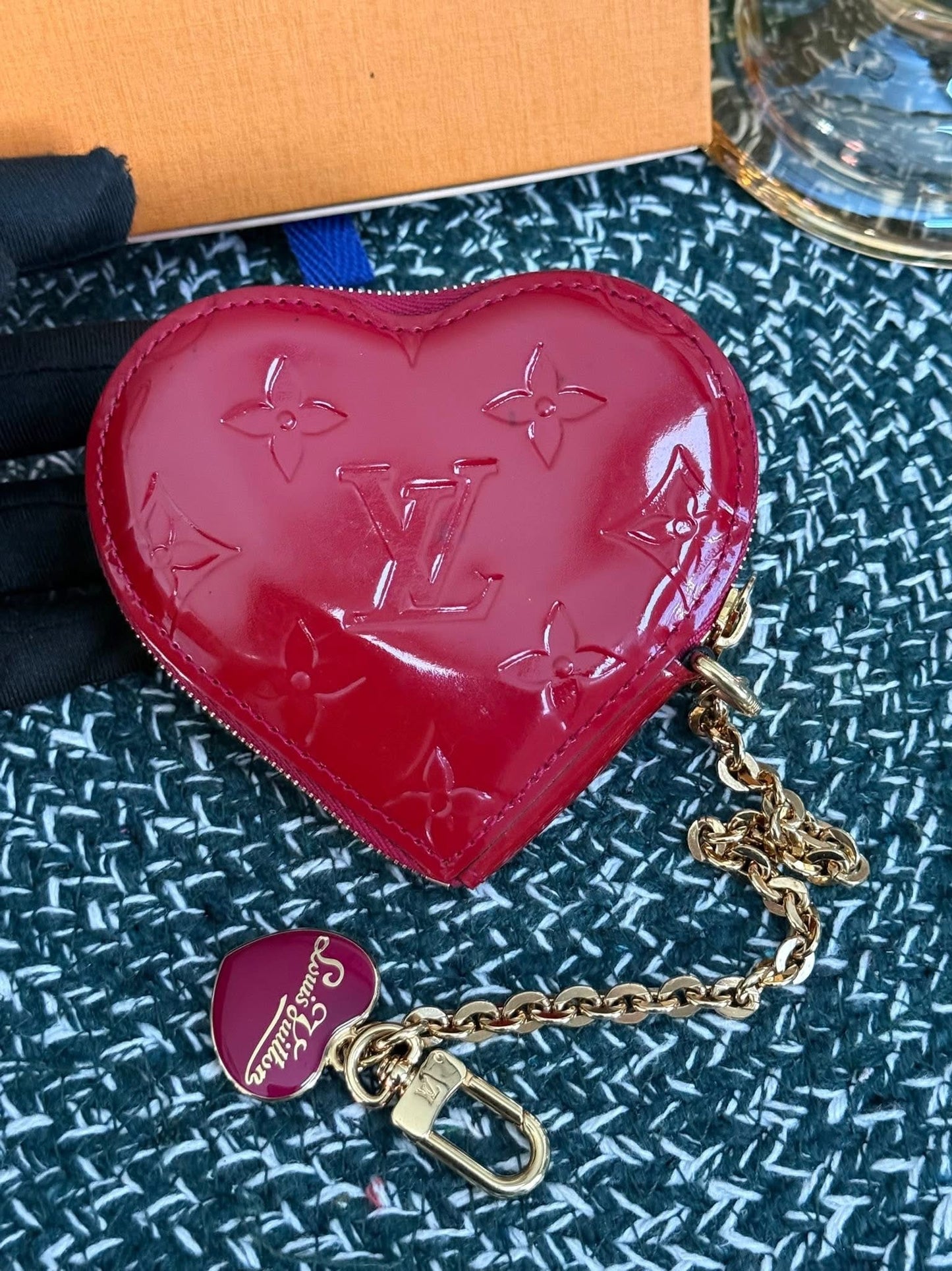 Vernis Heart Coin Purse with Box 🗓️ Year: 2012