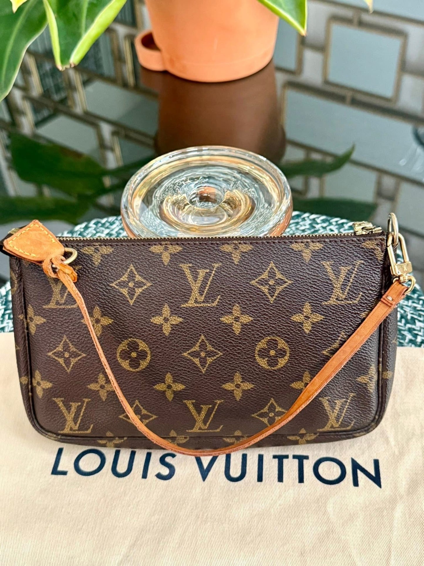 Pochette Accessories with Dustbag 📅 Year: 1999