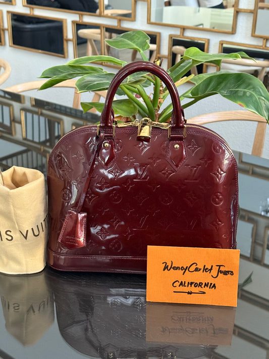 Vernis Alma PM Amarante with Lock 🔐 and key, clochette and Dustbag 📅