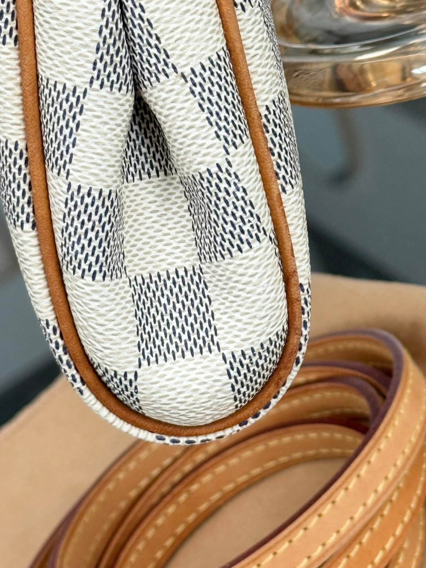 Eva Clutch in Azur with Original Strap, Box and Dustbag 🗓️ Year: 2011