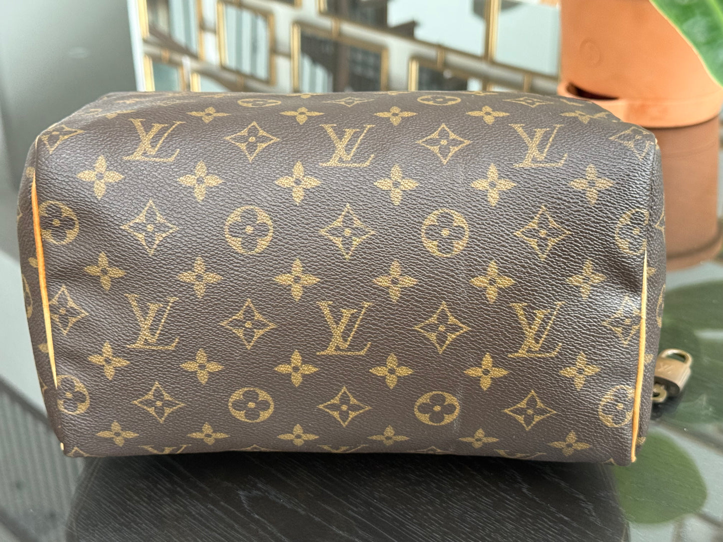 Speedy 25 in Monogram with Lock 🔐 and Key -🗓️ Year: 2005