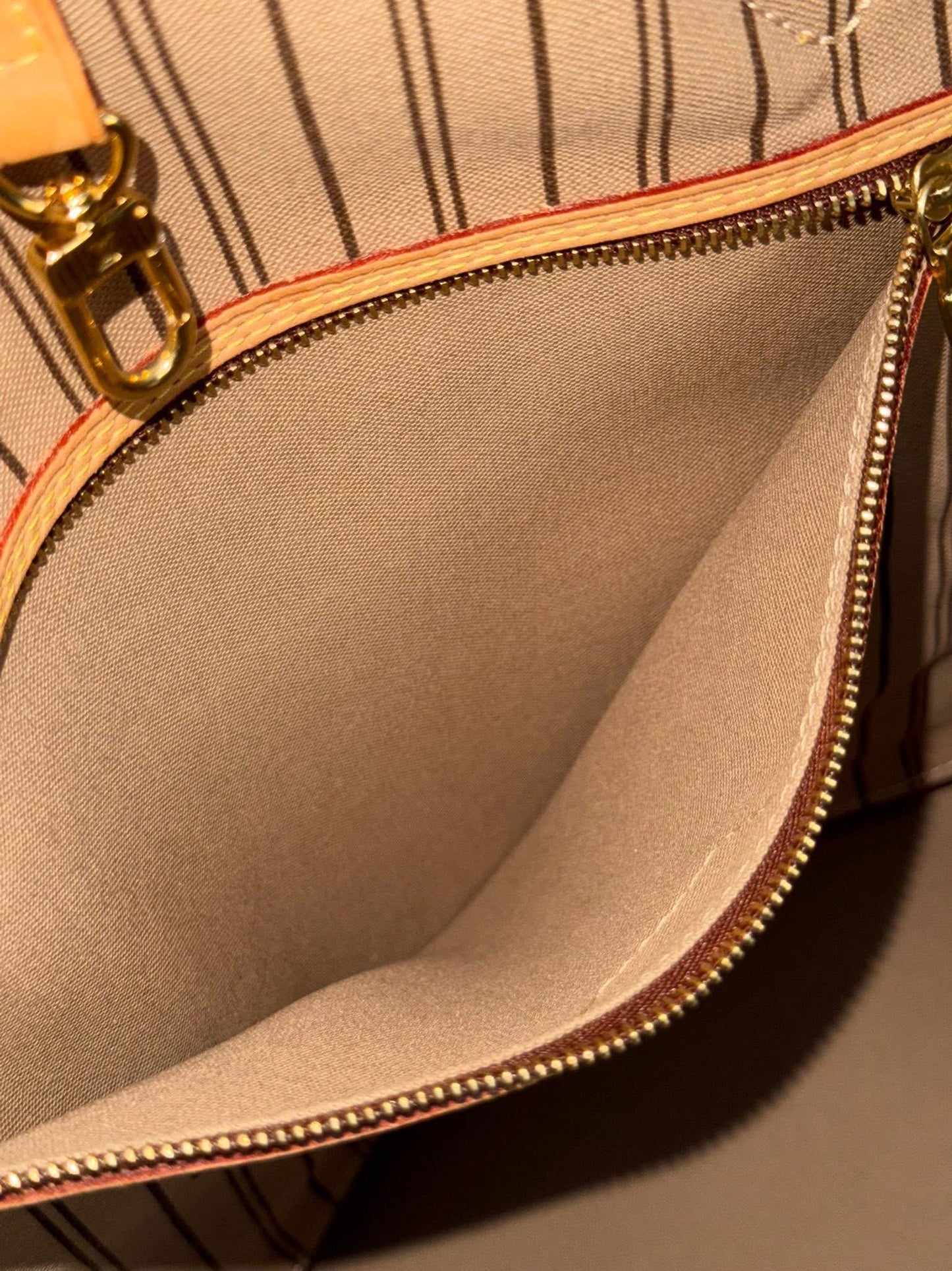 Neverfull GM in Monogram with Dustbag and Insert Organizer -🗓️ Year: 2015