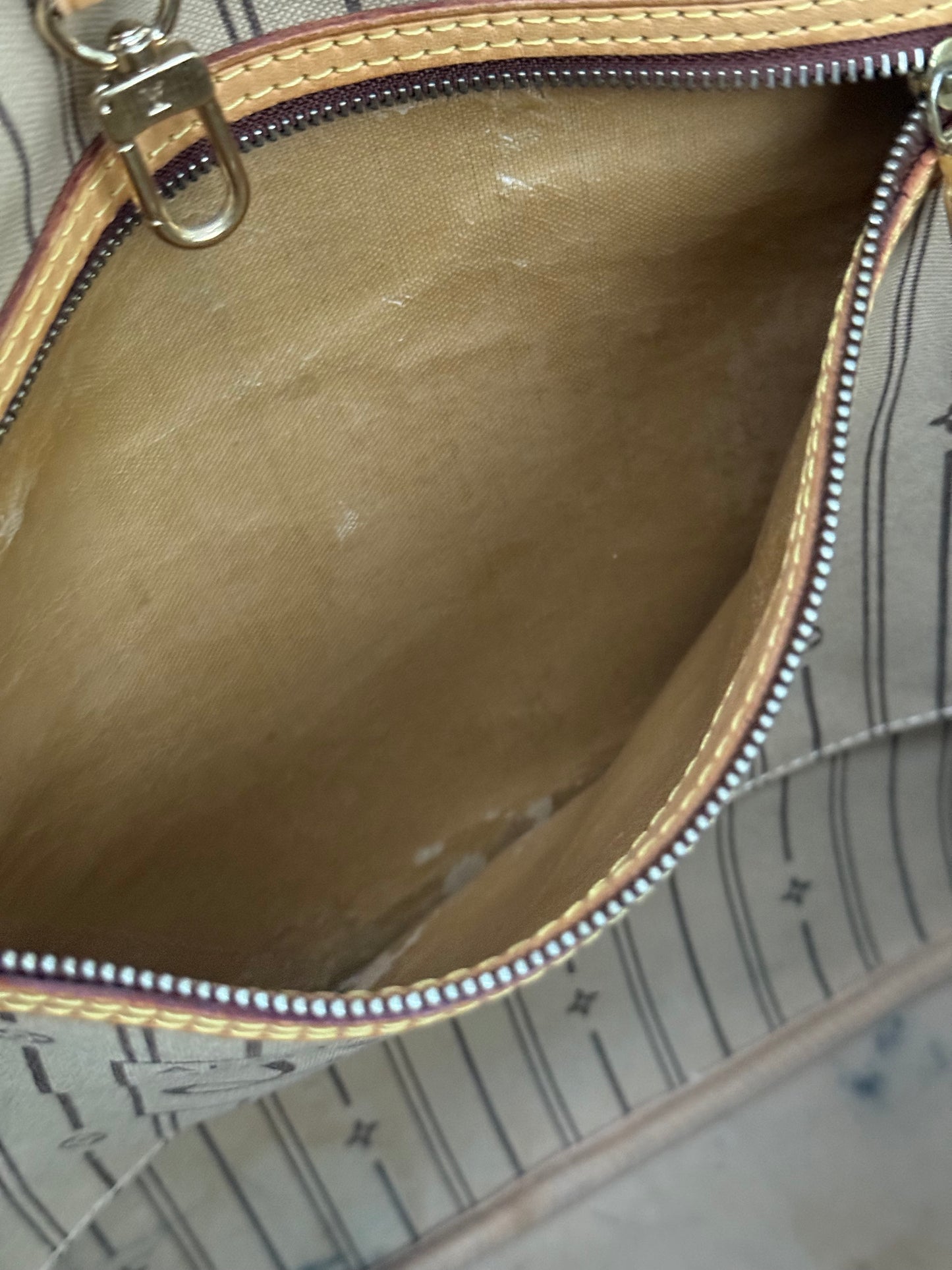 Neverfull GM in Monogram with Dustbag and Insert Organizer 📅 Year: 2007