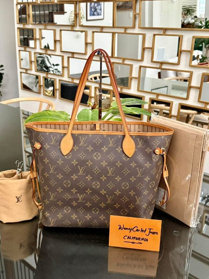 Neverfull MM with Dustbag and Insert Organizer 📅 Year: 2011