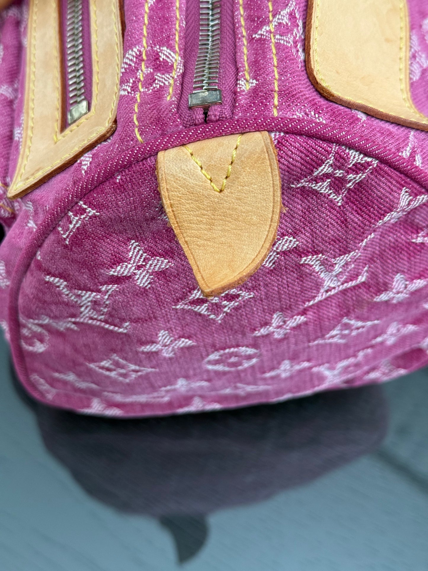 Neo Speedy Denim with Dustbag 🌺📅 Year: 2006