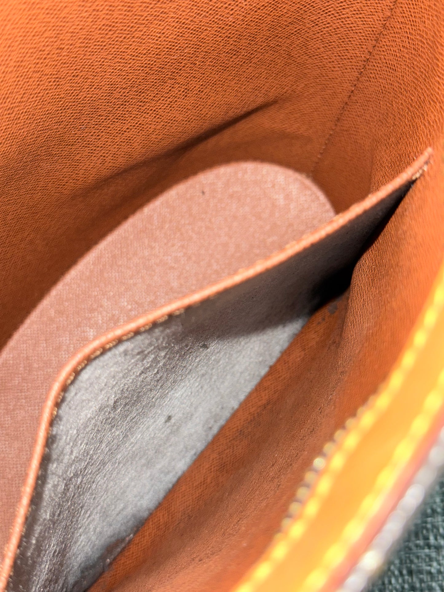 Drouot Crossbody-🗓️ Year 1999