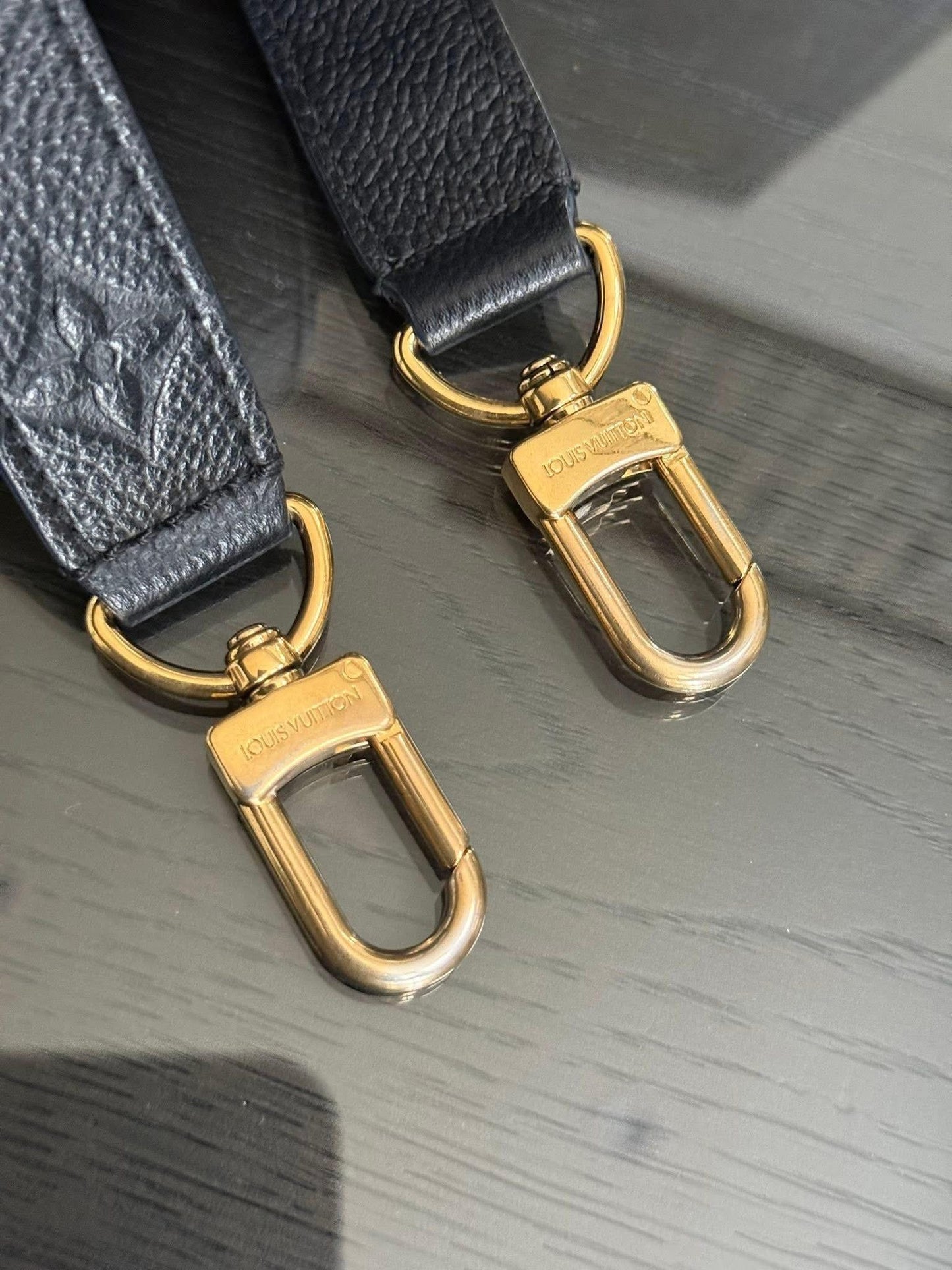 Sully PM Empreinte Noir with Original Strap and Dustbag 📅 Year: 2019