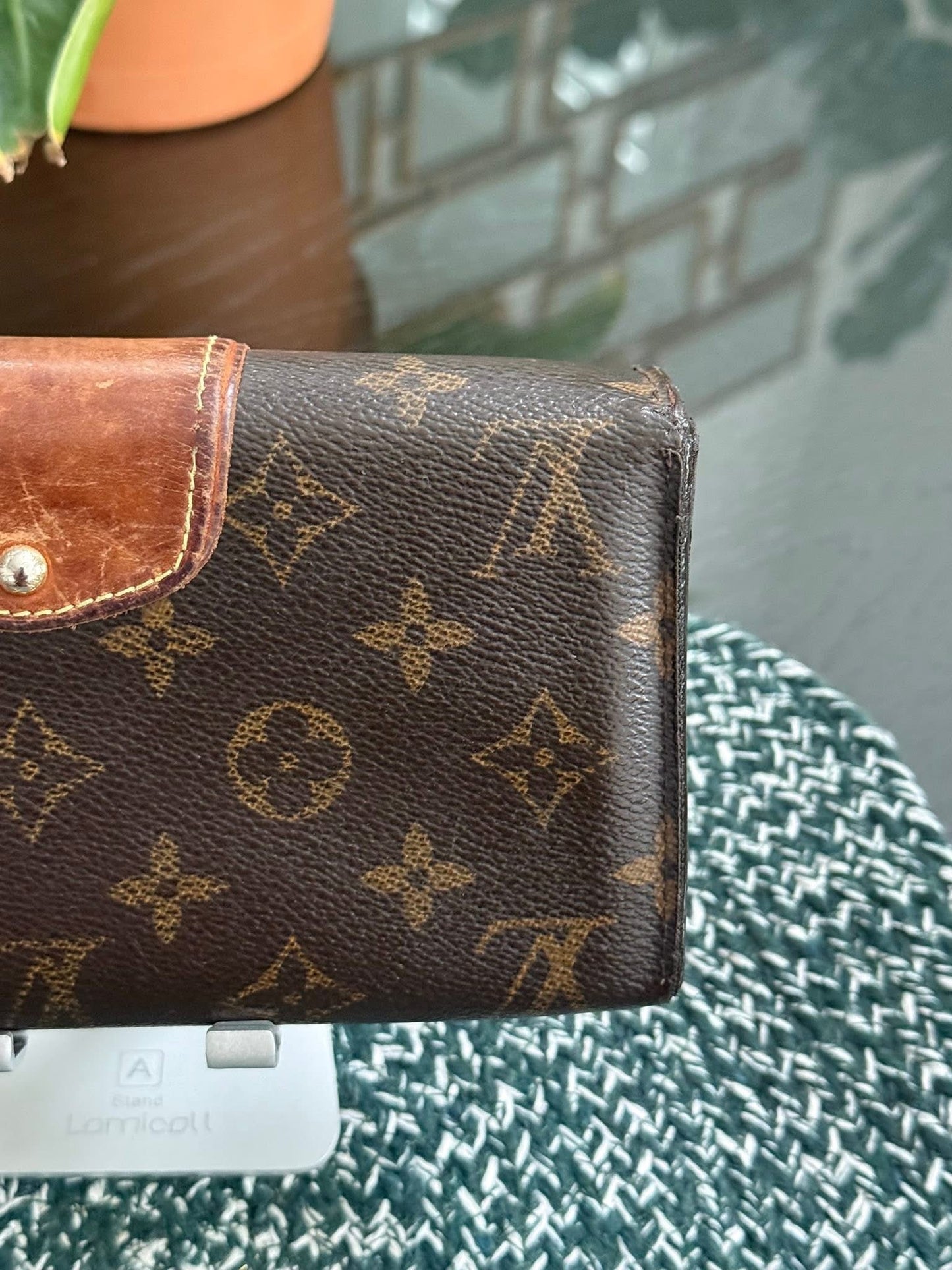 Boetie Long Wallet with 16 Cardholders 🗓️ Year: 2012