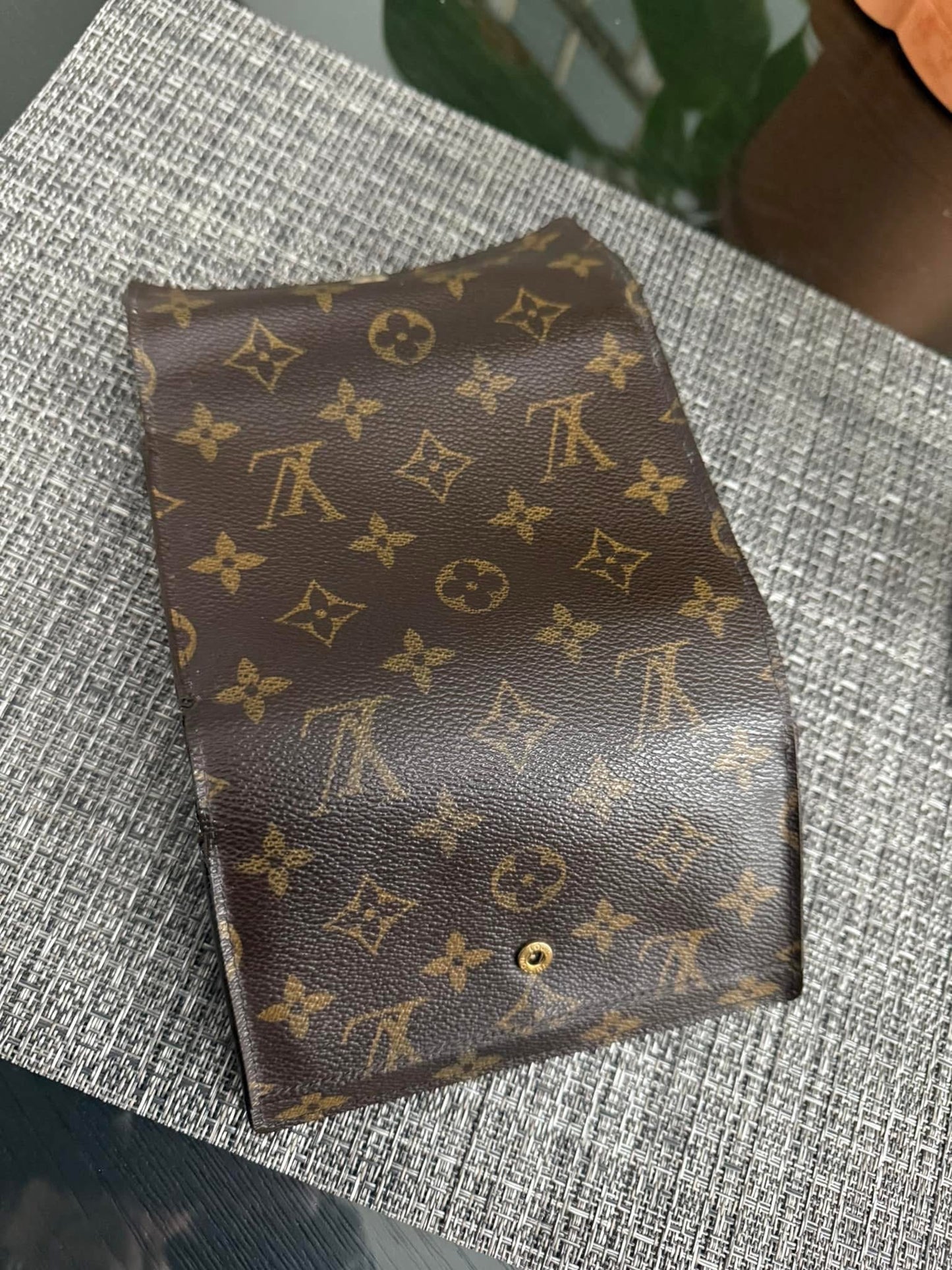 Alexandra Wallet with 14 Cardholders 🗓️ Year: 2007