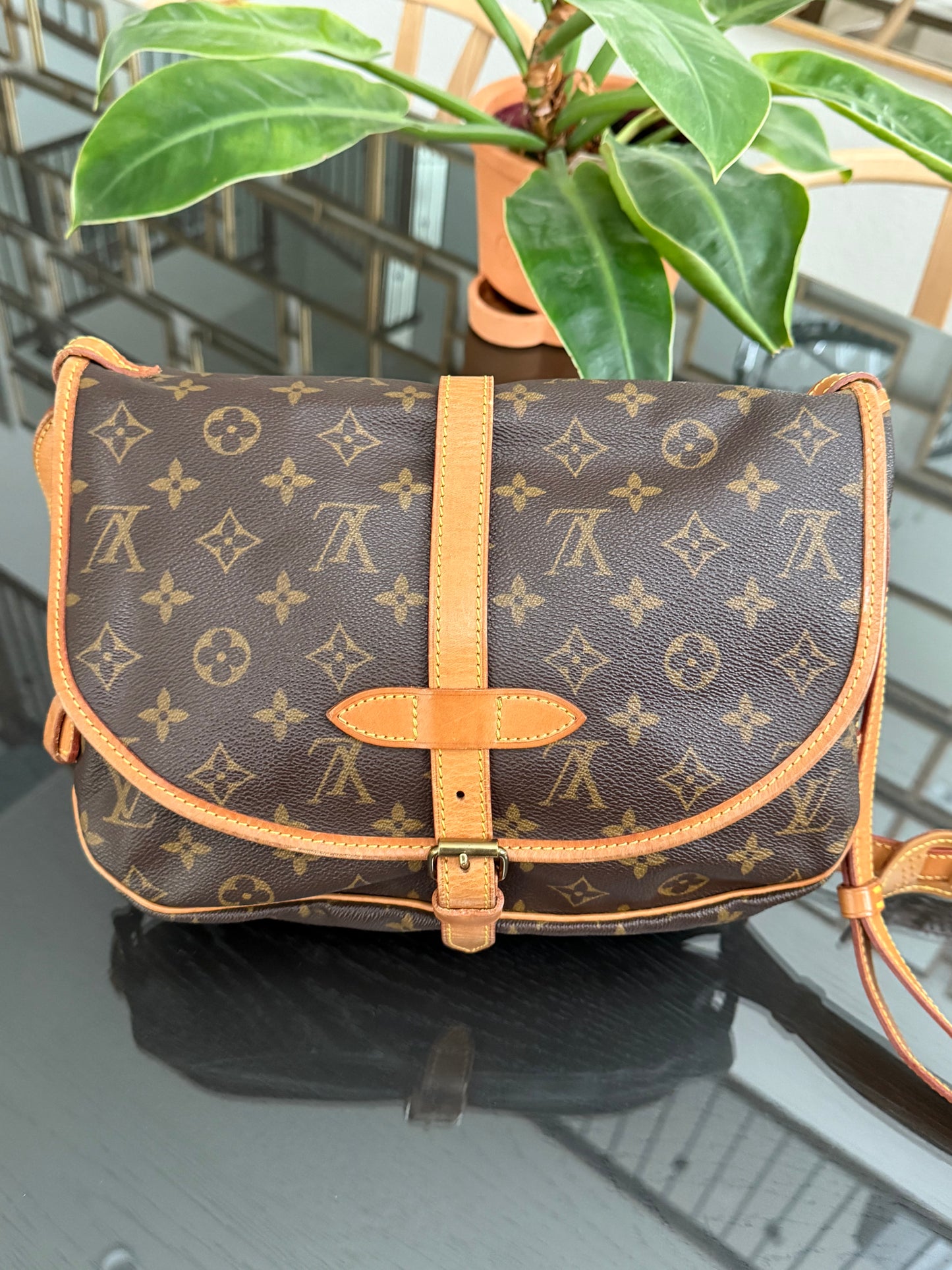 Saumur 30 Crossbody 🌺 Year: 1989
