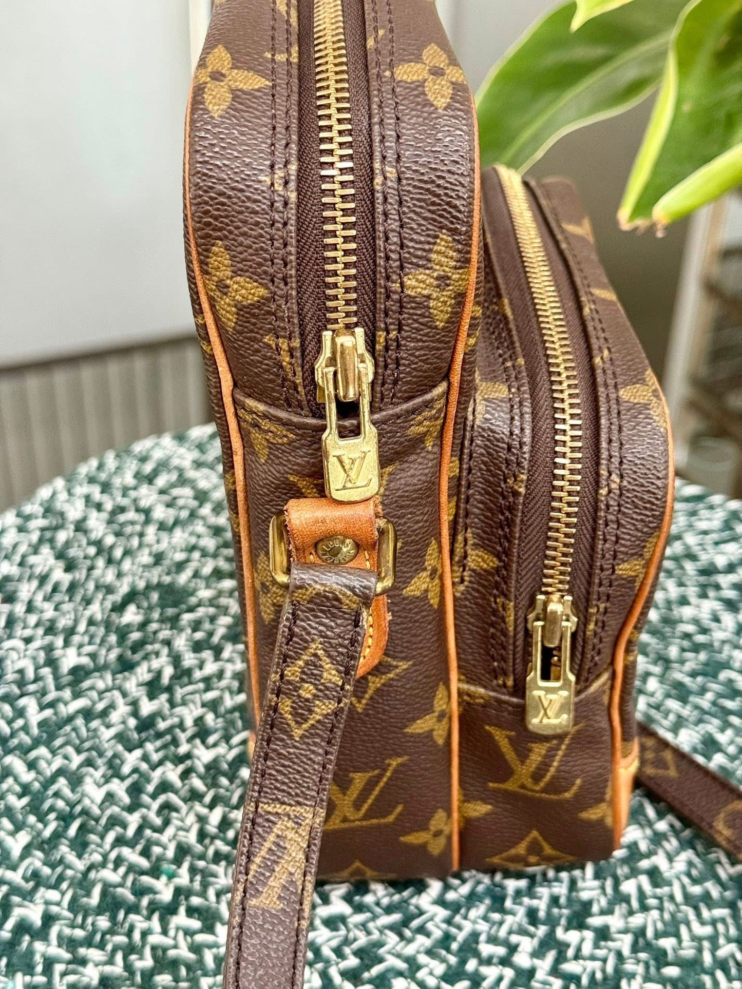 Amazon PM Crossbody Bag 🗓️ Year 1989