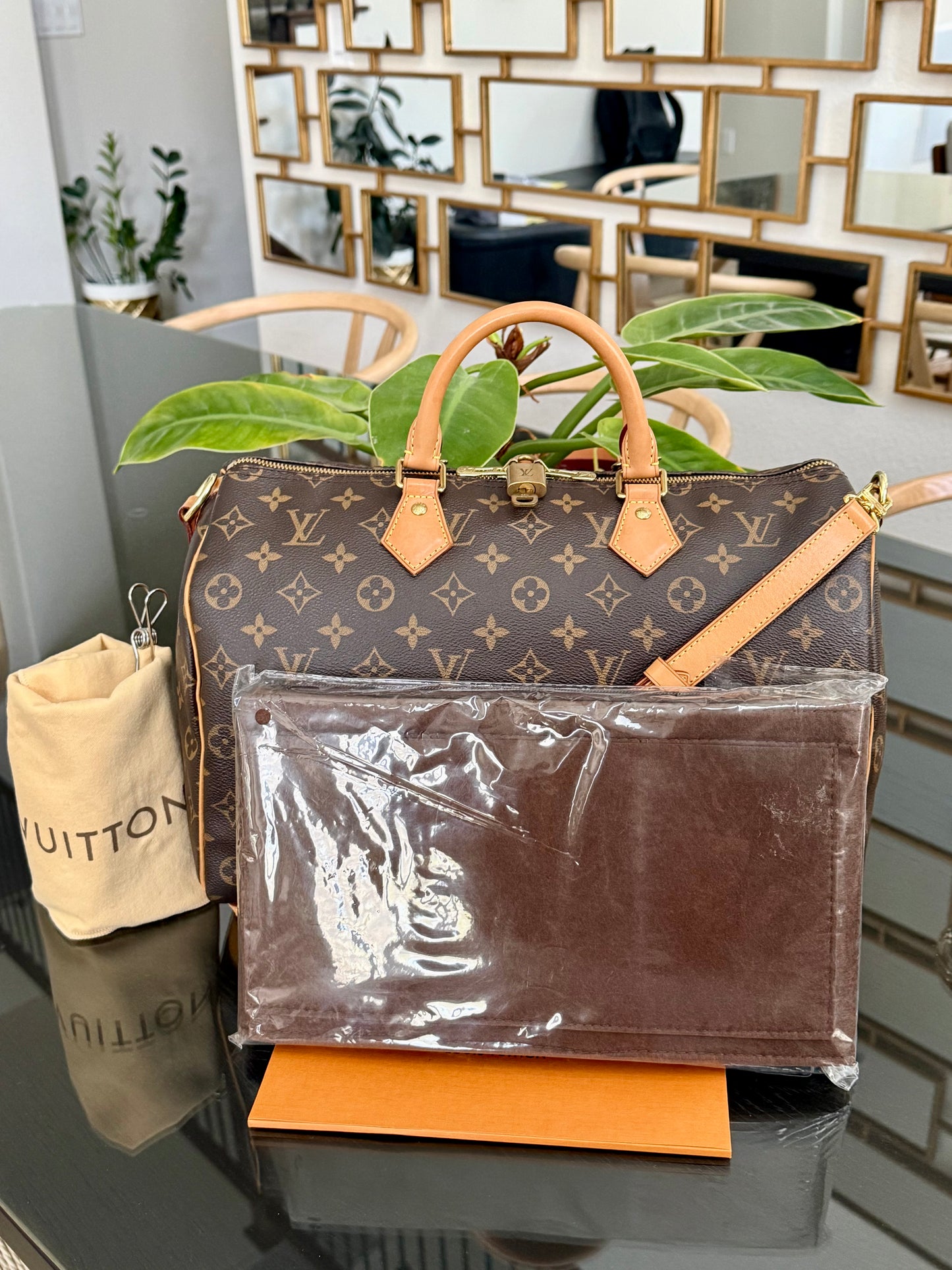Speedy 35 Bandoulier with lock 🔐 key, Dustbag and Insert Organizer -🗓️ Year: 2015
