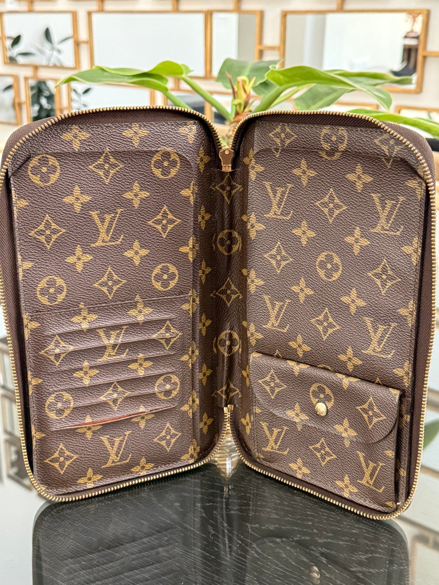 Monogram Escapade Travel Organizer - 🗓️ Year: 1991