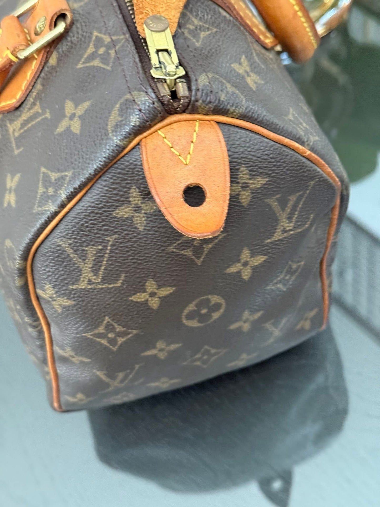Speedy 25 in Monogram with Lock 🔐 and Key -🗓️ Year: 2000