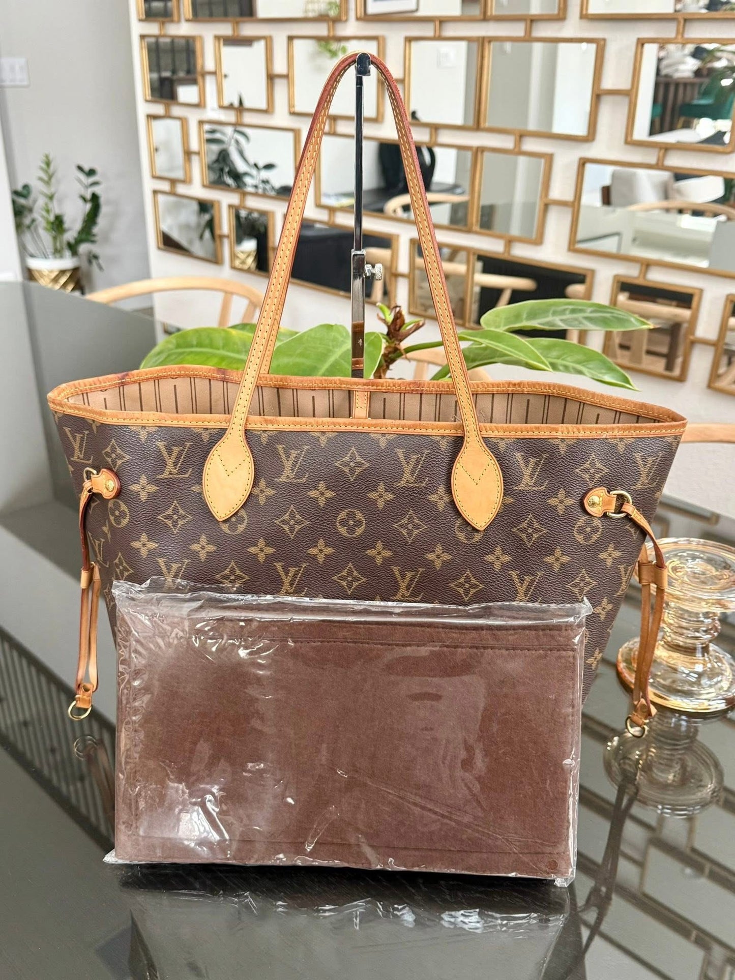 Neverfull MM with Insert Organizer 📅 Year: 2013