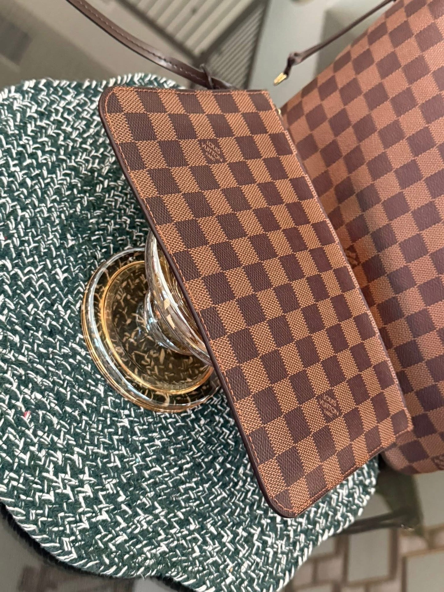 Neverfull MM in DE with Pouch comes with Dustbag and Non branded Twilly 🌺 📅 Year: 2015