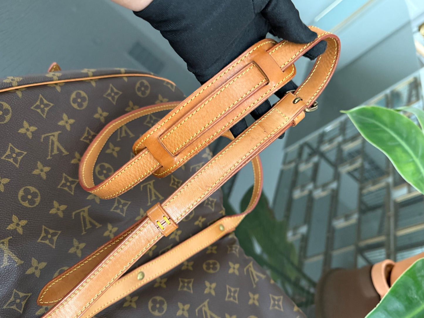 Saumur 30 Crossbody 🌺 Year: 1989