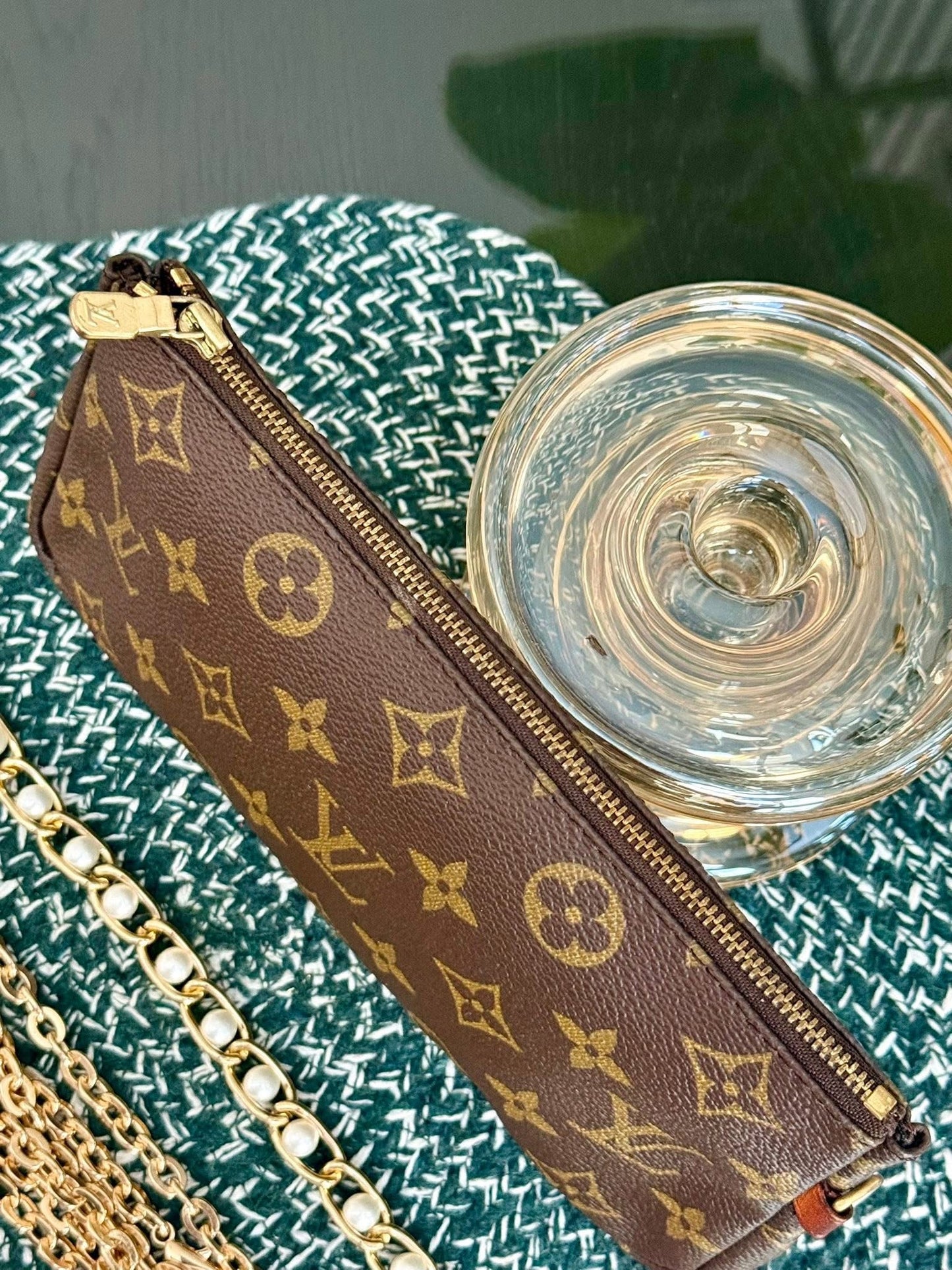 Sac Shopping Pouch with Non branded Chain -🗓️