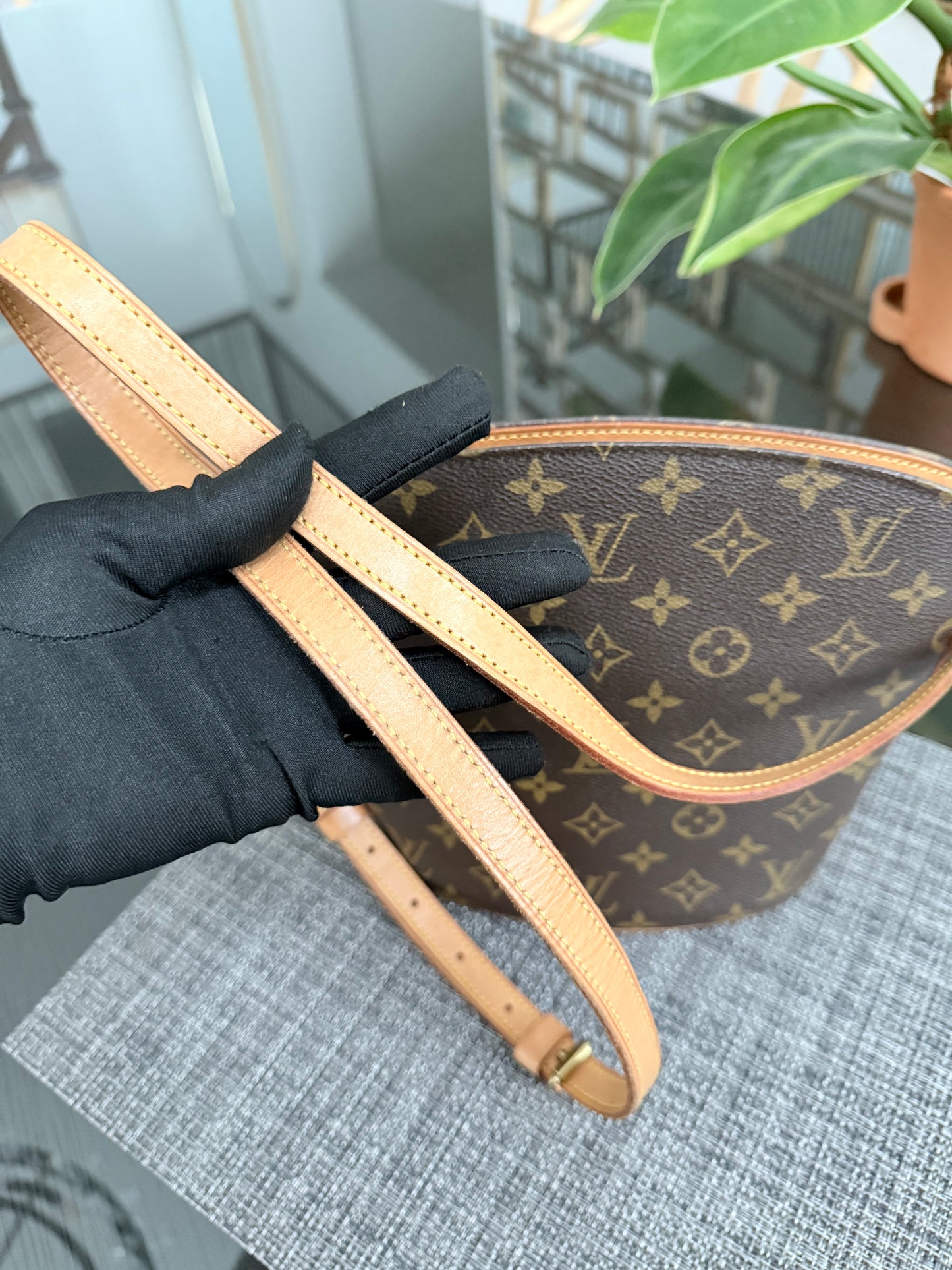 Drouot Crossbody-🗓️ Year 1999