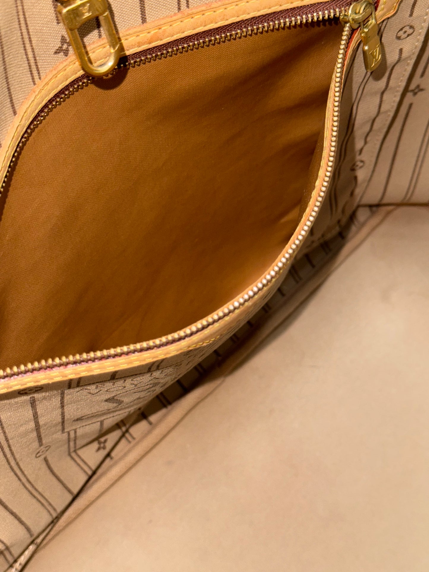 Neverfull GM with Dustbag Insert Organizer 🗓️ Year: 2013