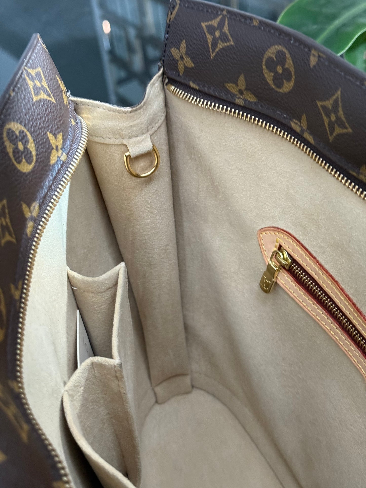 Babylone -🗓️ Year: 2004