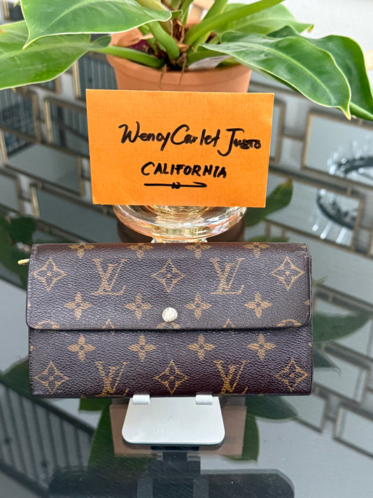 Sarah Wallet with 10 Cardholders 🗓️ Year: 2008