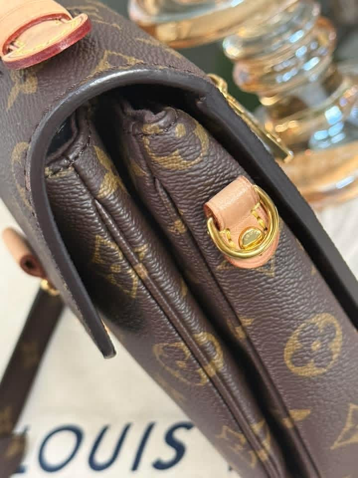 Pochette Metis in Monogram with Box, Dustbag and Paper bag 🗓️ Year 2020