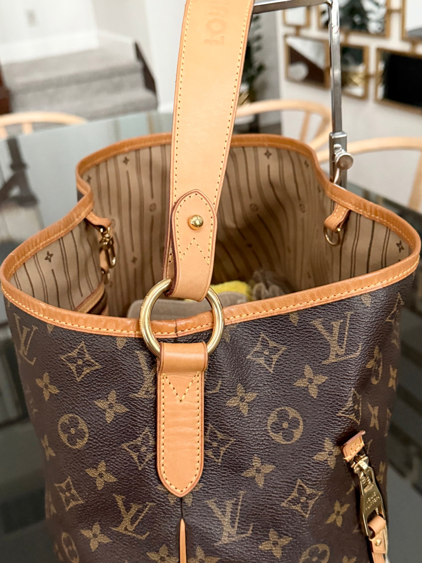 Delightful GM with Dustbag 🌹📅 Year: 2011