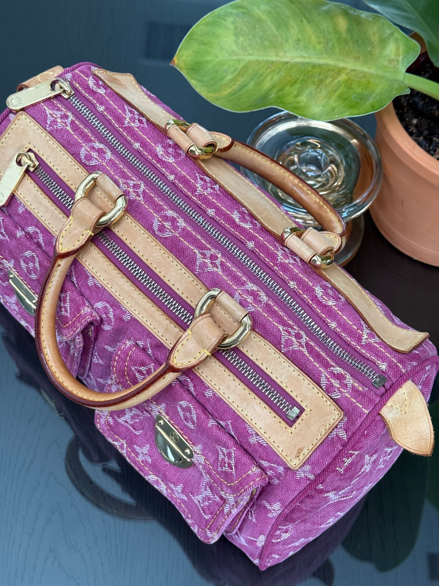 Neo Speedy Denim with Dustbag 🌺📅 Year: 2006
