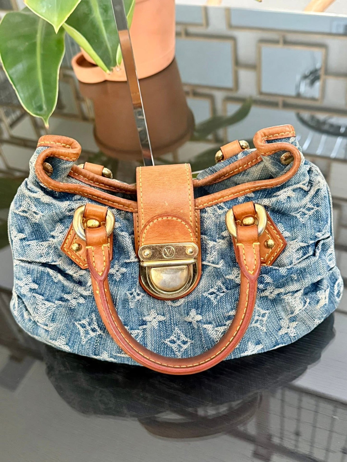 Denim Pleaty Handbag in Blue 📅