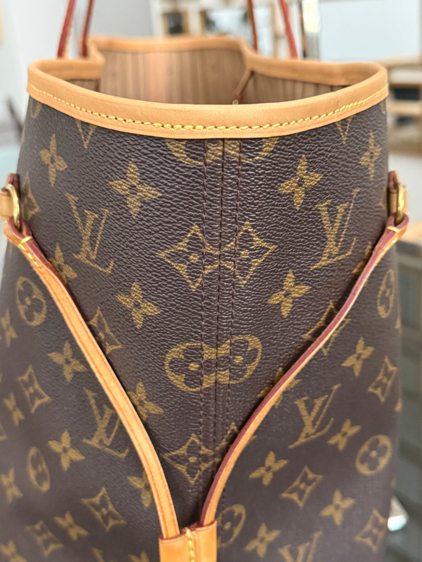 Neverfull GM in Monogram with Dustbag and Insert Organizer 📅 Year: 2007
