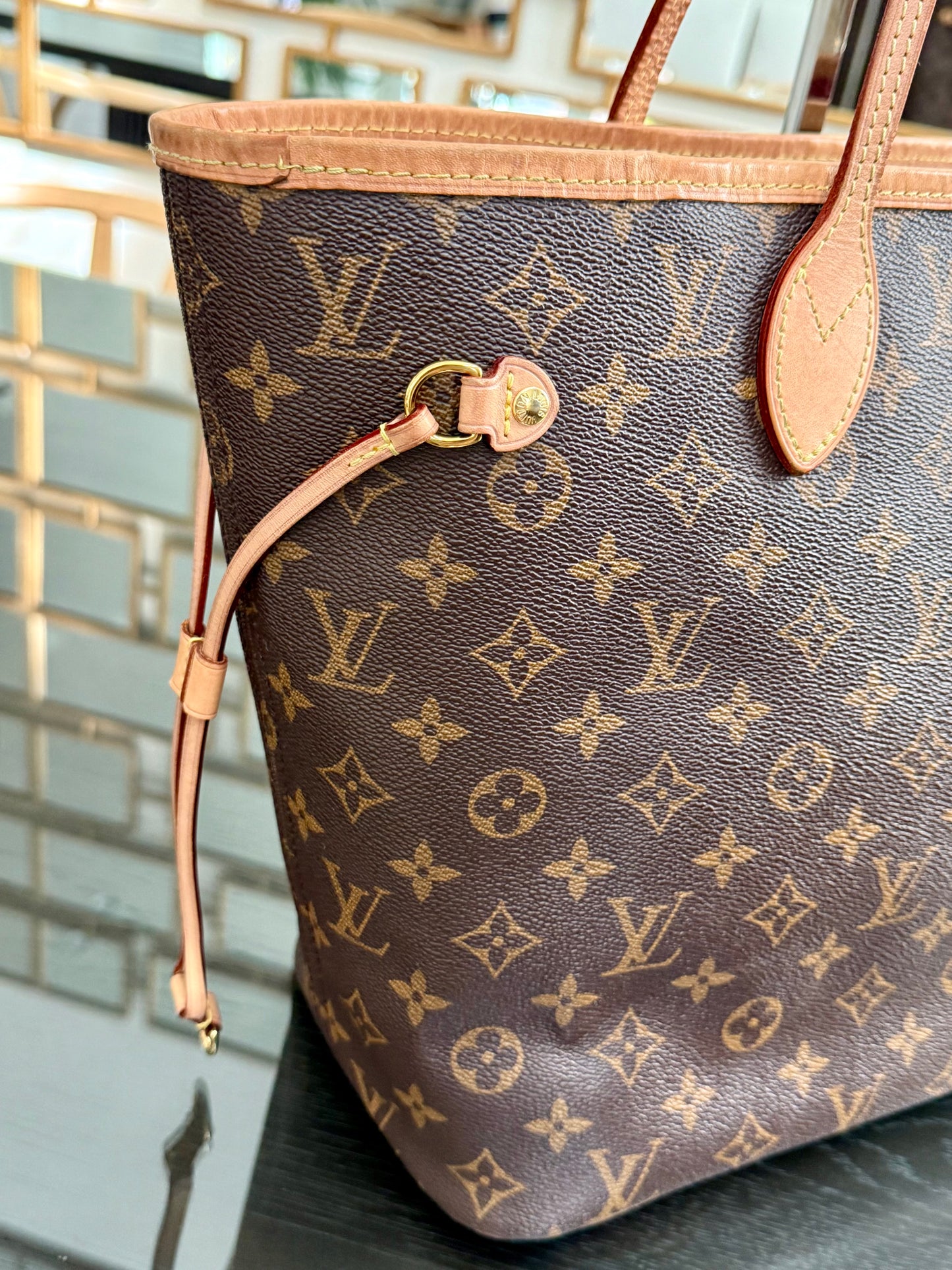 Neverfull MM Monogram in Cerise interior with Dustbag and Insert Organizer 📅 Year: 2020