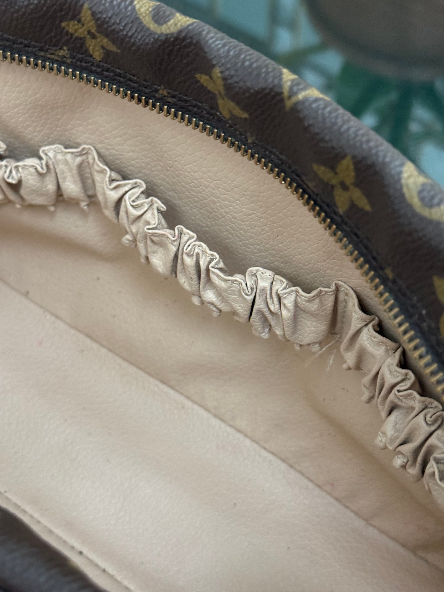 Trousse 28 📅 Year: 1987