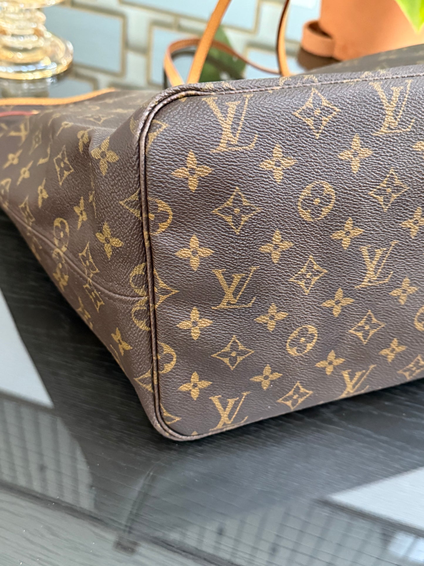 Neverfull GM with Dustbag and twilly -📅 Year: 2009