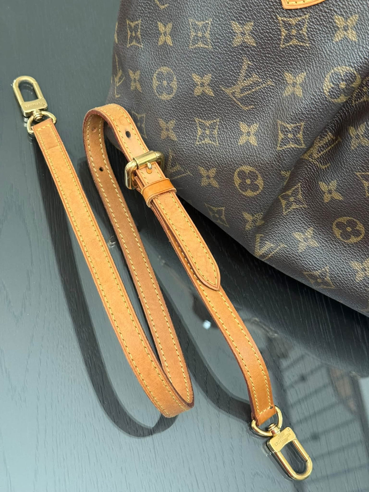 Palermo PM with Original Strap and 
Dustbag 📅 Year: 2010