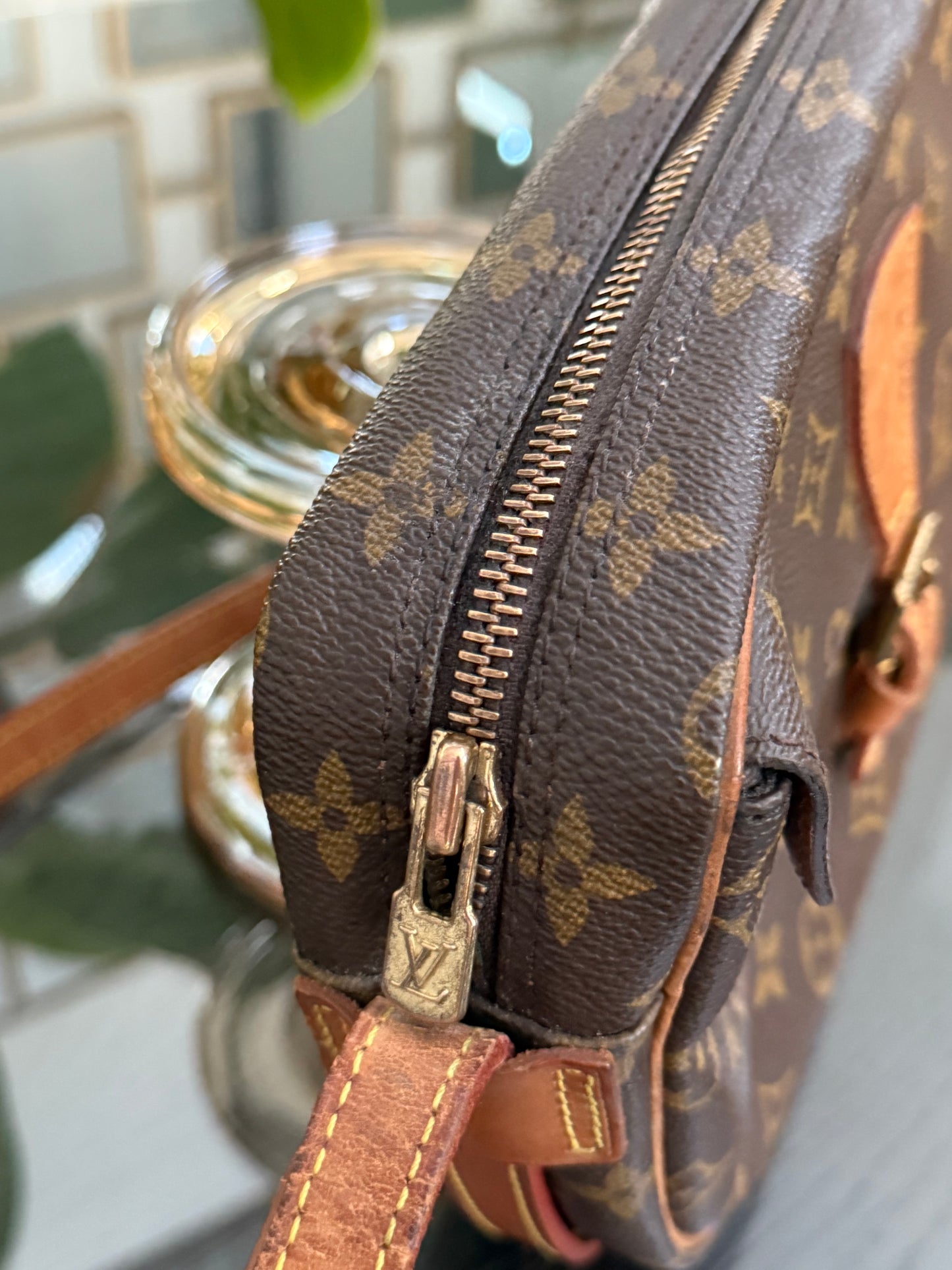 Jeaunefille MM Crossbody -Year: 1990