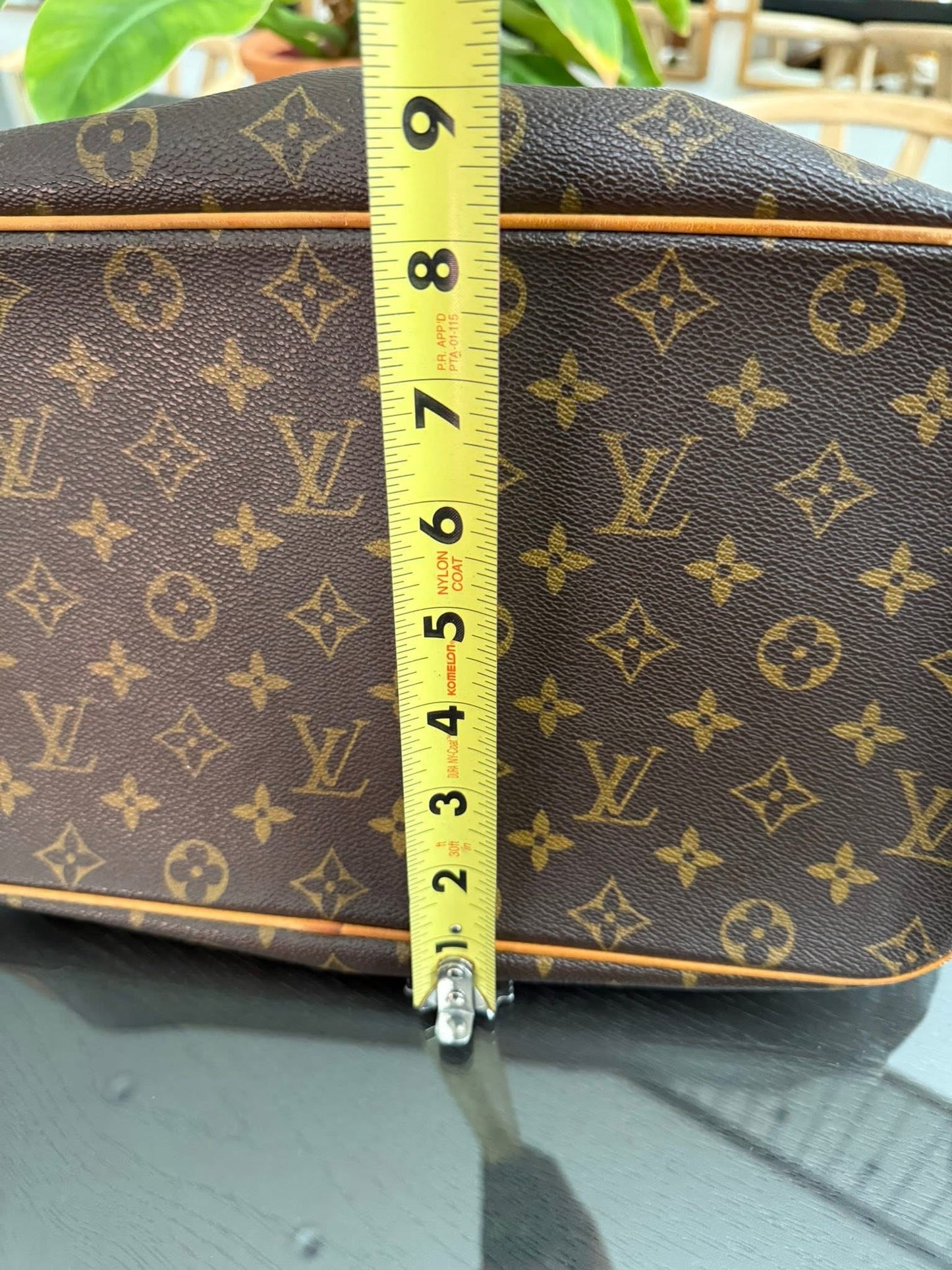 Palermo GM with Original Strap. Dustbag and Insert Organizer 🌺
Year: 2009