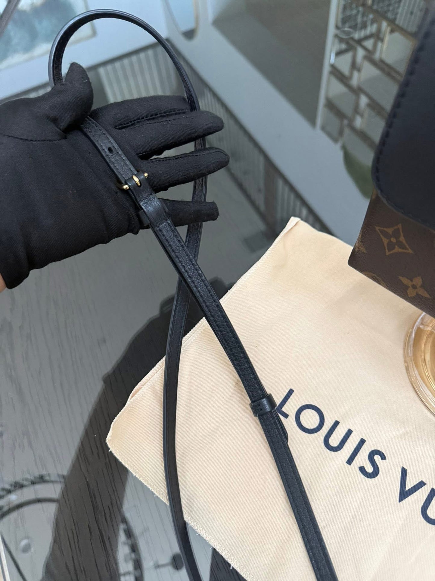 Locky BB Monogram Noir with Original Strap, Dustbag, Box and Paper bag - 📅 Year: 2019