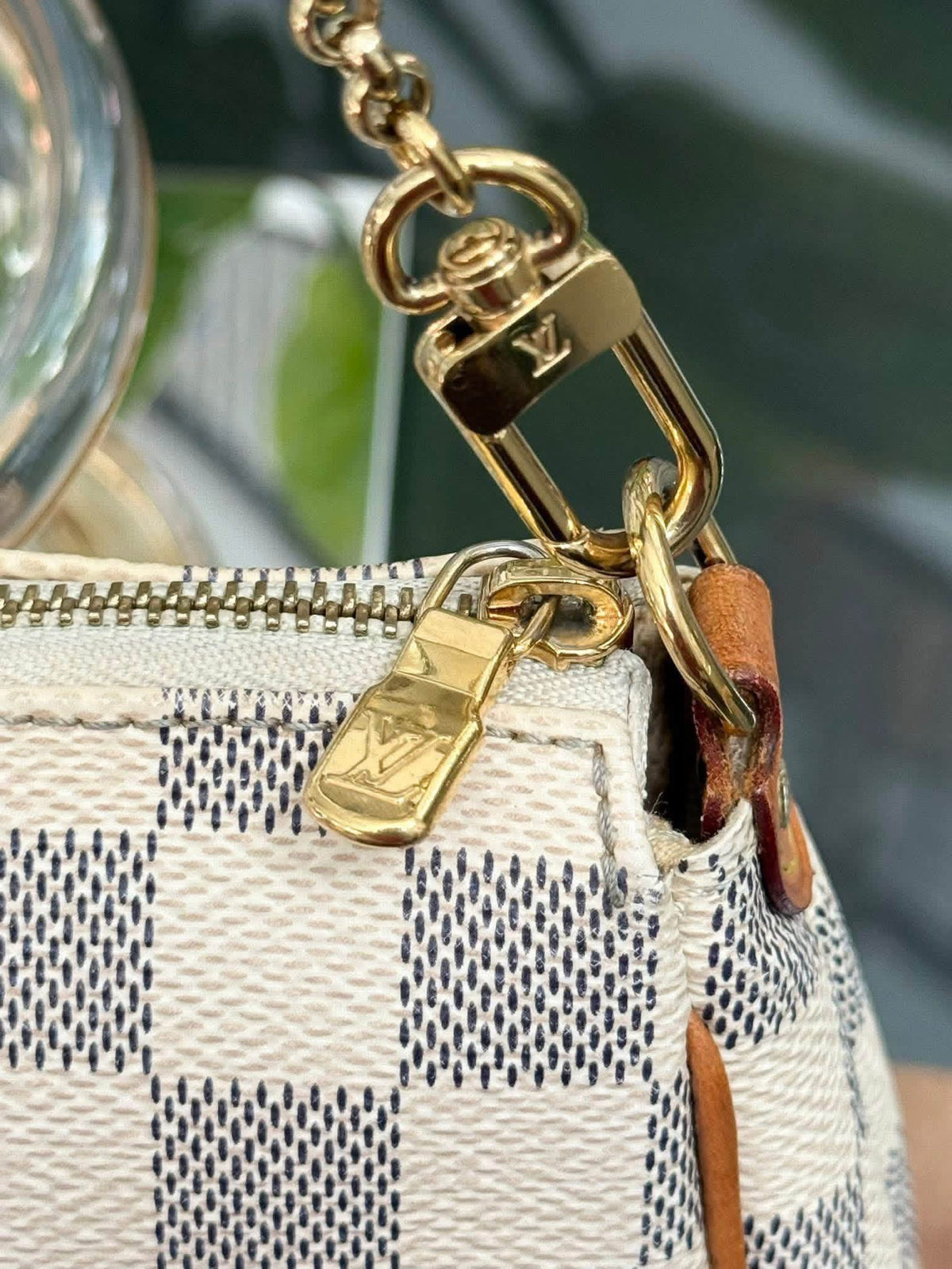 Eva Clutch in Azur with Original Strap, Dustbag, Box and Paper bag 🗓️ Year: 2015