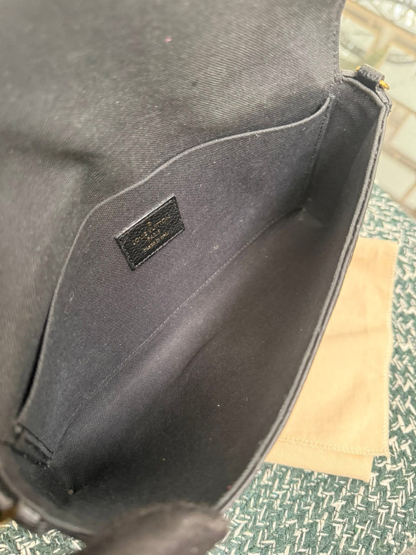 Felicie Empreinte Noir with Zippy and Card Inserts comes with Original Strap, Dustbag, Box and Paper bag 🗓️ Year: 2017