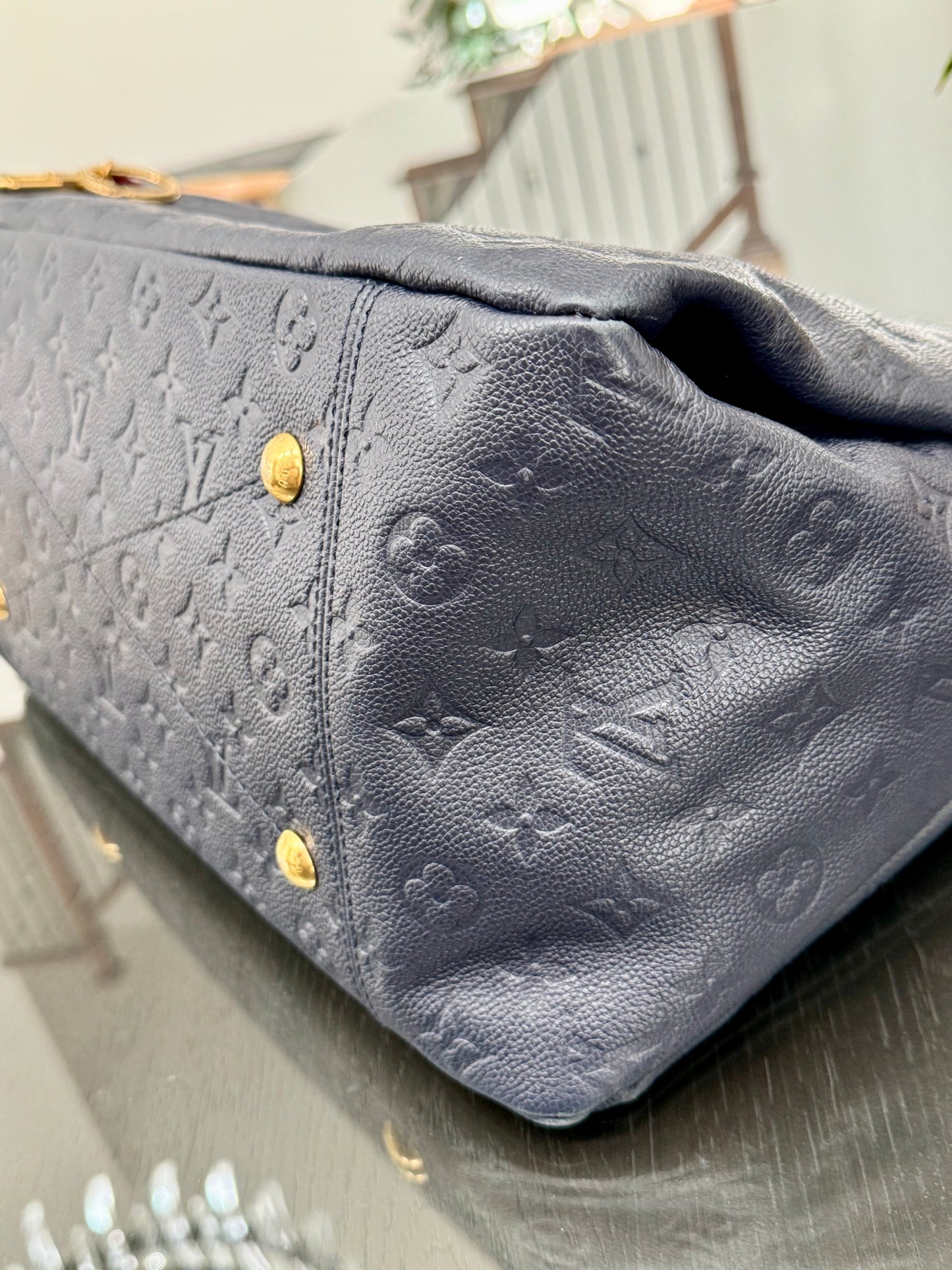 Artsy MM Empriente in Navy Blue with Dustbag- 📅 Year: 2020