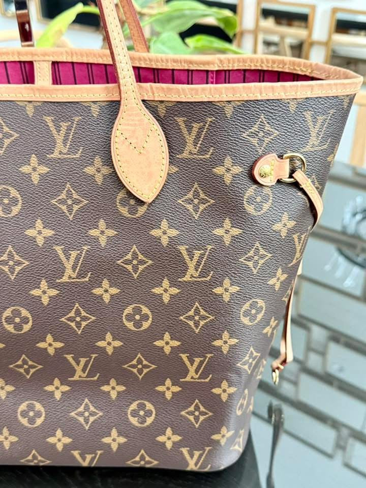 Neverfull MM in Peony interior with Dustbag 🌺 📅 Year: 2020