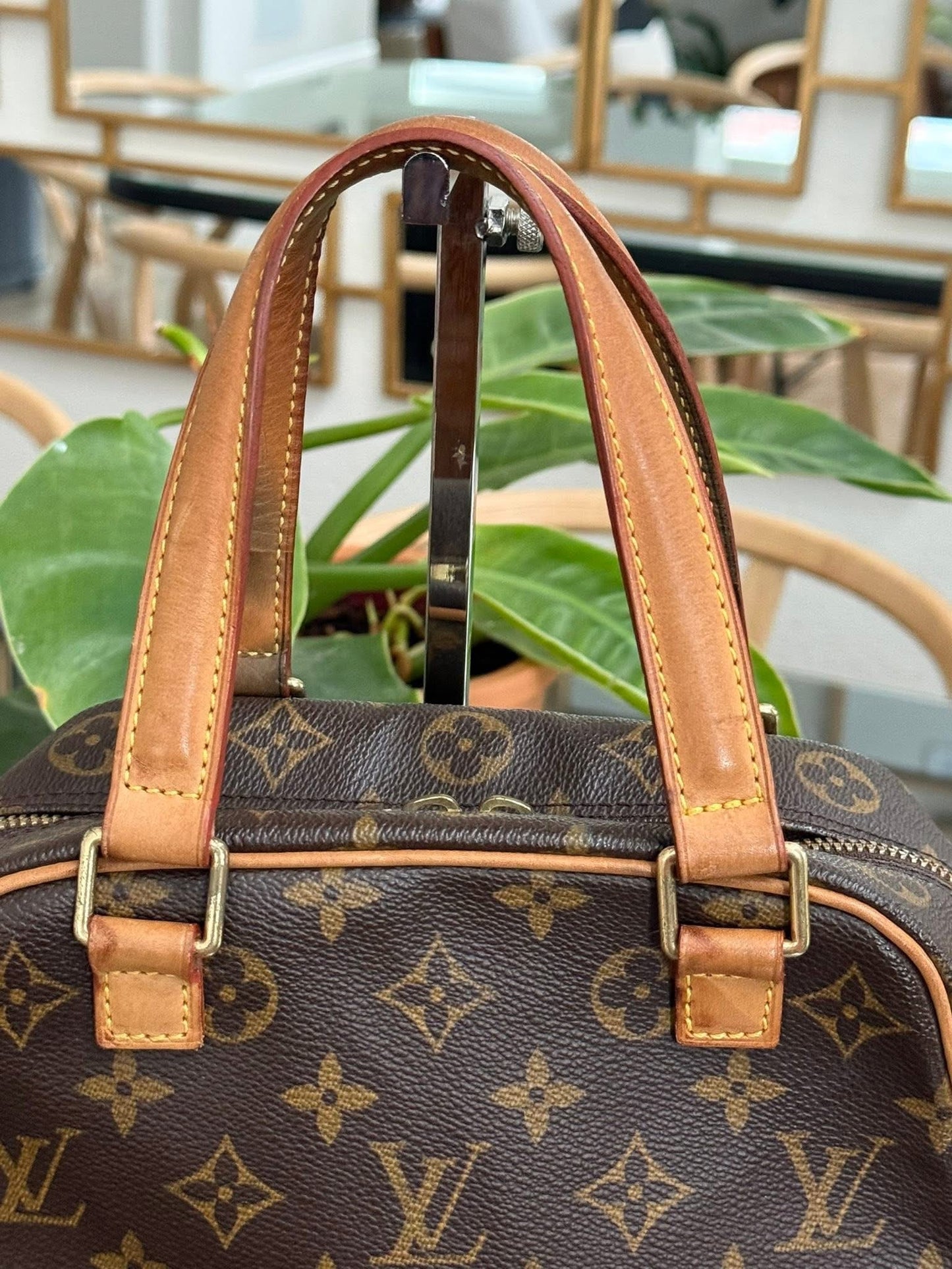 Excentri Cite Handbag🗓️ Year: 2004