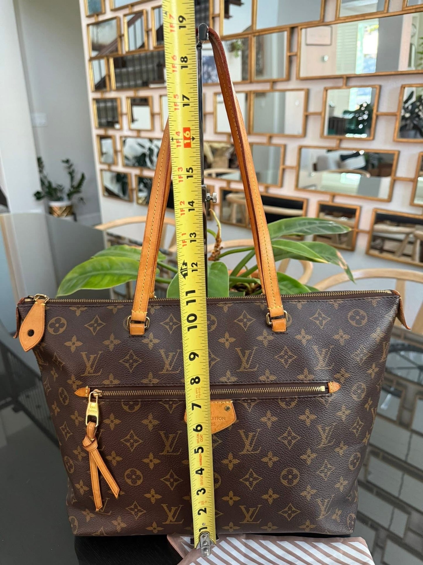 Monogram Lena MM Tote with Non branded Twilly 🗓️ Year: 2016