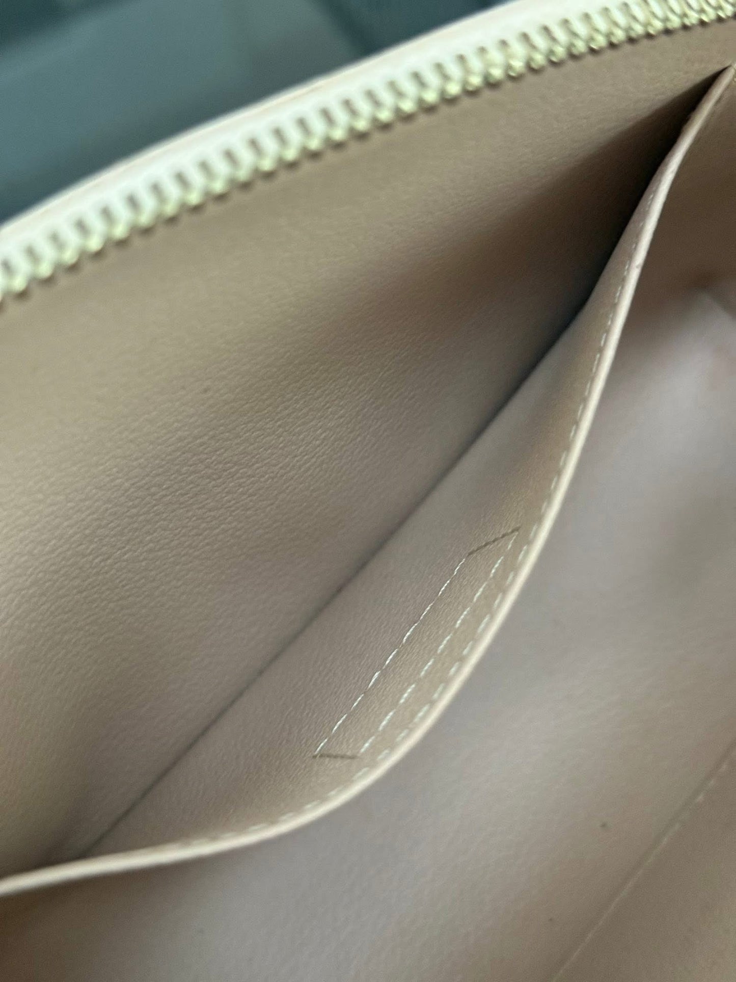 Cosmetic Pouch GM in Azur with Dustbag 🗓️ Year: 2018