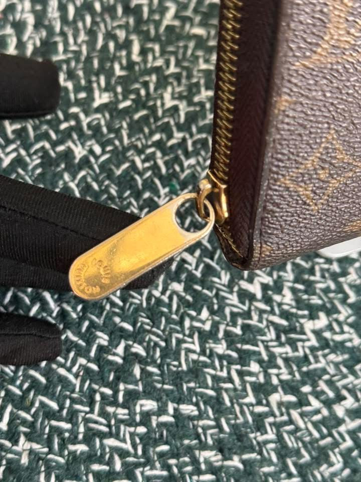 Monogram Zippy Long Wallet 🗓️ Year: 2009
